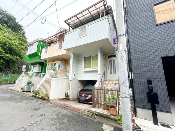 前面道路含む外観