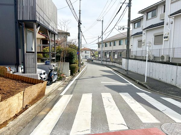 港北区日吉本町6丁目(土地) 前面道路含む外観 港北区日吉本町6丁目(土地) 前面道路含む外観