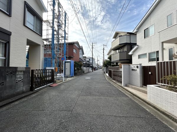 港北大曽根2丁目(土地)2区画 前面道路含む外観