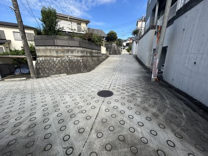前面道路含む外観