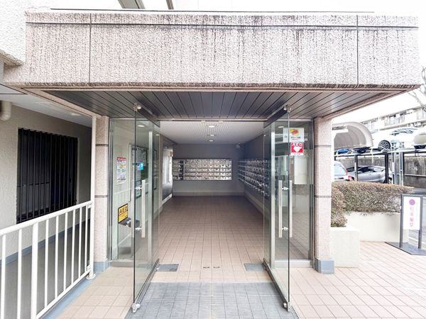 ルックハイツ日吉 1号棟 エントランス ルックハイツ日吉 1号棟 エントランス