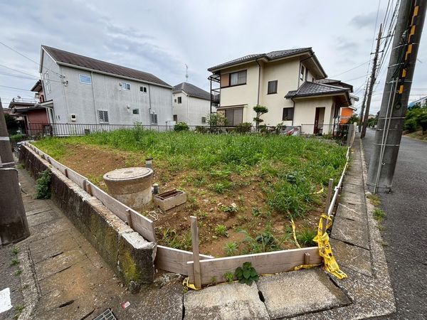 前面道路含む外観