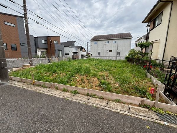 犬蔵1丁目 土地 前面道路含む外観