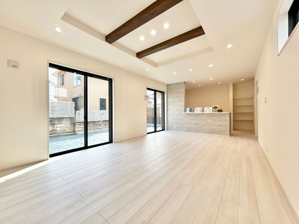 美しが丘西3丁目新築戸建 リビング