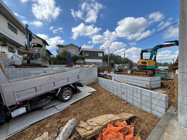 菅生ケ丘3期 2号棟 前面道路含む外観 菅生ケ丘3期 2号棟 前面道路含む外観