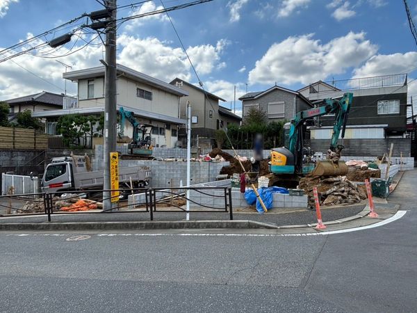 菅生ケ丘3期 1号棟 前面道路含む外観 菅生ケ丘3期 1号棟 前面道路含む外観