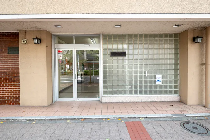 エントランス前