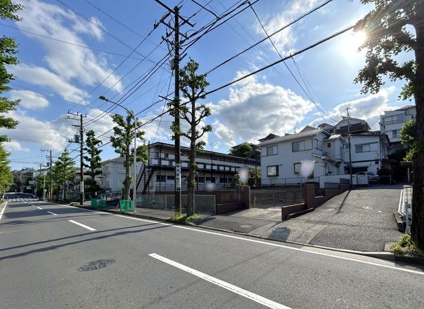 青葉区梅が丘 土地 前面道路含む外観