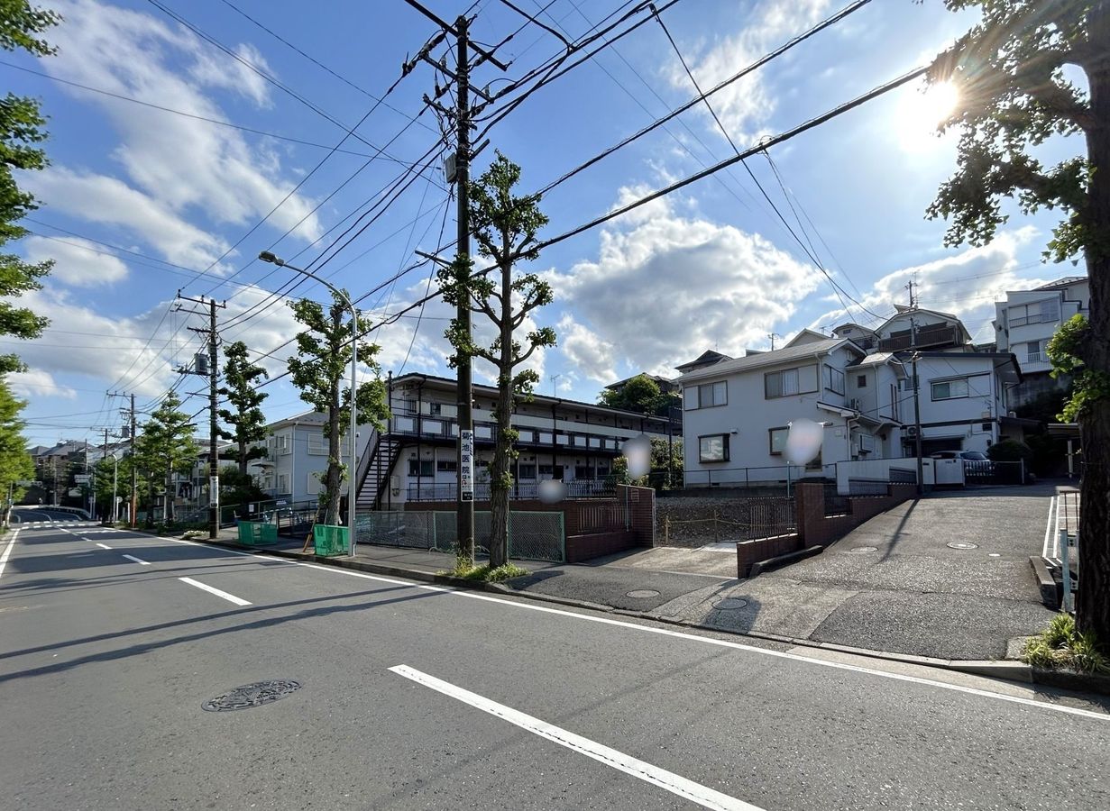 前面道路含む外観