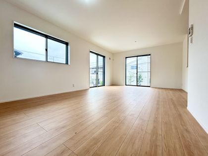 緑区北八朔町新築戸建 リビング