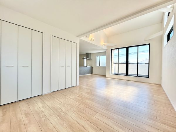 青葉区奈良町 新築戸建 リビング