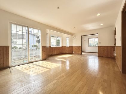 鴨志田町 戸建 リビング