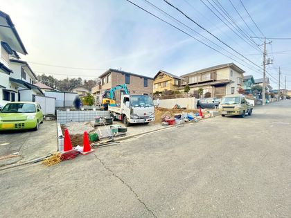 桂台2丁目新築戸建 前面道路含む外観