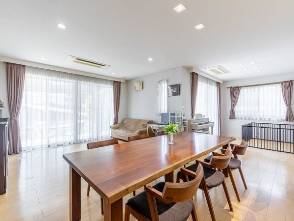 青葉台1丁目 戸建 リビング