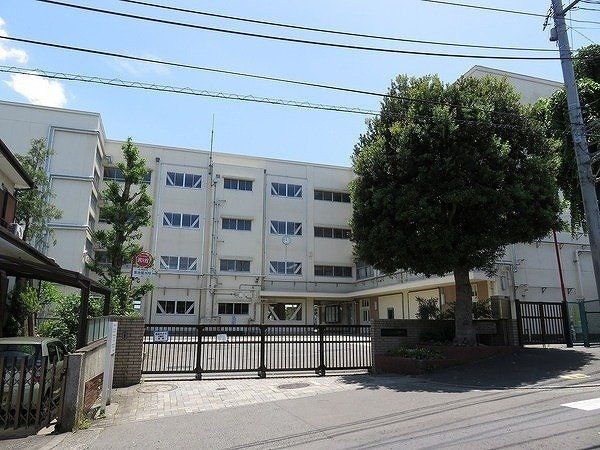 奈良町 新築戸建 横浜市立奈良小学校(約510m) 横浜市立奈良小学校(約510m)