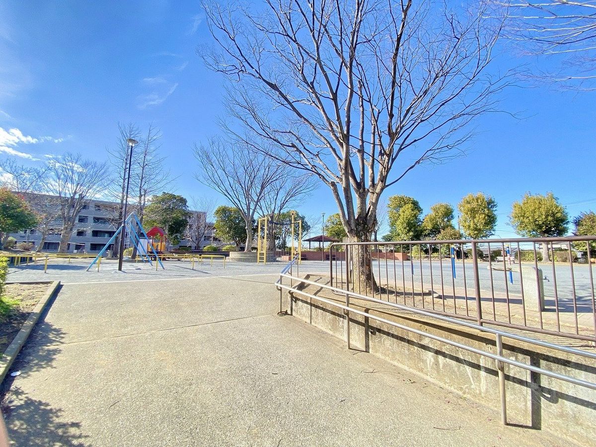 たちばな台1丁目 新築戸建 たちばな台第二公園(約350m) たちばな台第二公園(約350m)