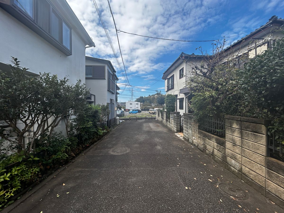 たちばな台1丁目 新築戸建 前面道路含む外観 前面道路含む外観