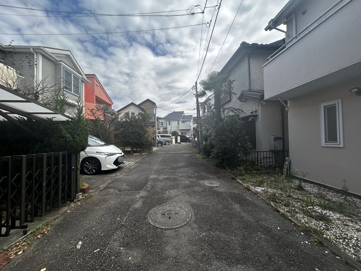 たちばな台1丁目 新築戸建 前面道路含む外観 前面道路含む外観