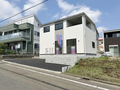 さつきが丘 カースペース3台・庭付き新築戸建 外観