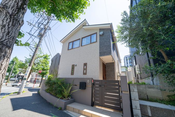 青葉区梅が丘 (株)ビルドアート施工の注文住宅 外観 青葉区梅が丘 (株)ビルドアート施工の注文住宅 外観