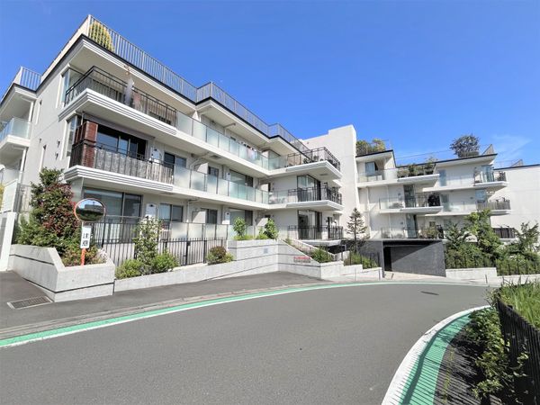 ロイヤルシーズン青葉台 WEST 外観