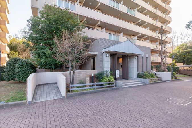 フォレストパーク四季彩の丘 D棟 エントランス フォレストパーク四季彩の丘 D棟 エントランス