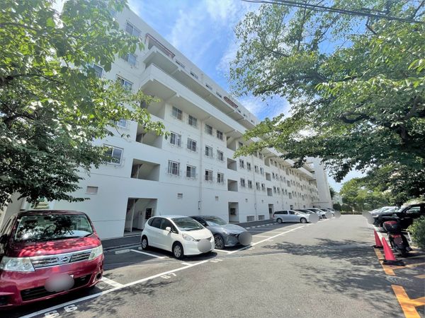 ドルフ青葉台 3号棟 駐車場