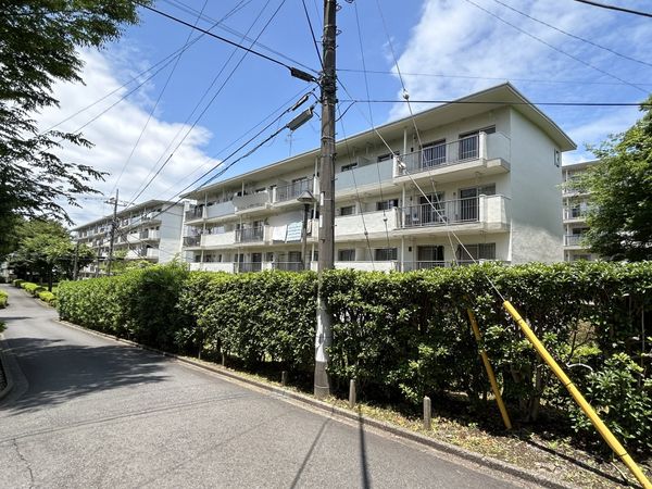 田園青葉台住宅団地 13号棟 外観 田園青葉台住宅団地 13号棟 外観