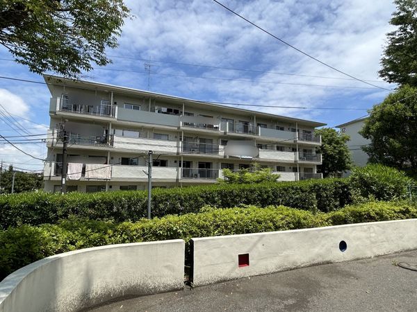 田園青葉台住宅団地 13号棟 外観 田園青葉台住宅団地 13号棟 外観