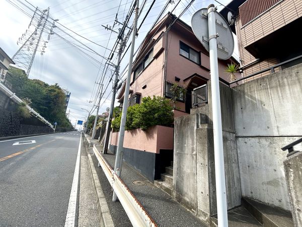 前面道路含む外観