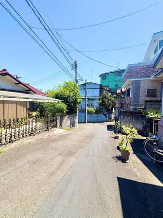 前面道路含む外観