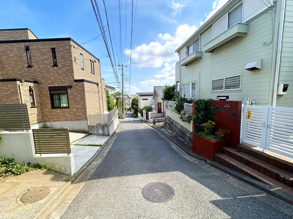 前面道路（令和7年6月撮影）