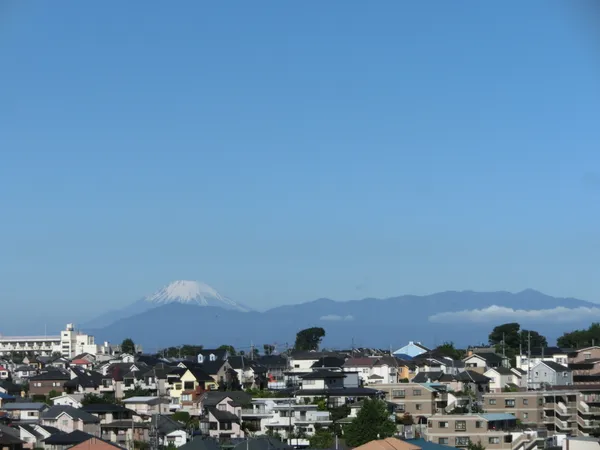 【眺望】バルコニーからは富士山が望めます（天候による）。