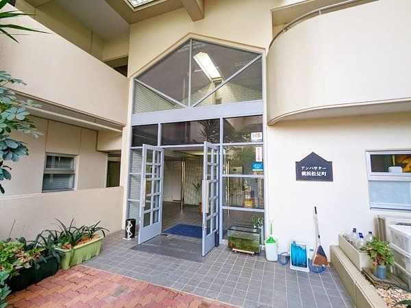アンバサダー横浜松見町 エントランス アンバサダー横浜松見町 エントランス