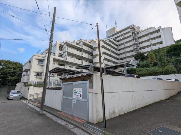 アンバサダー横浜松見町 外観