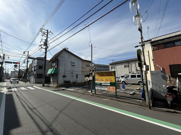 前面道路含む外観