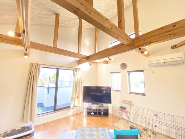 片瀬山三丁目戸建 リビング