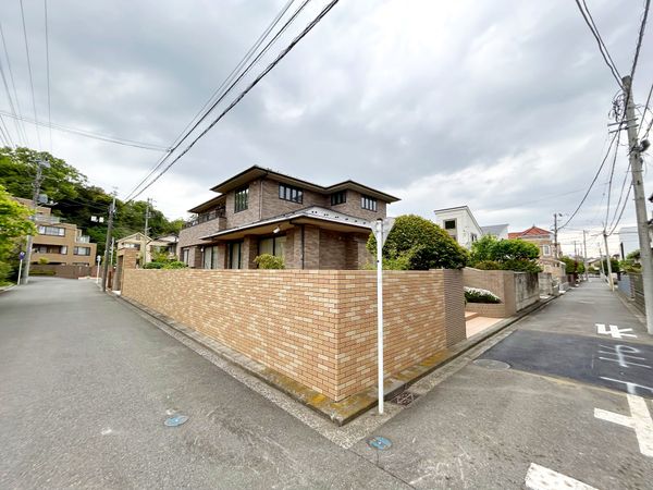 前面道路含む外観