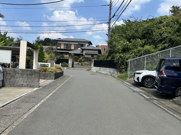 前面道路含む外観