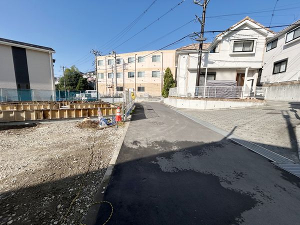 野川本町1丁目 新築戸建 1号棟 前面道路含む外観 前面道路含む外観