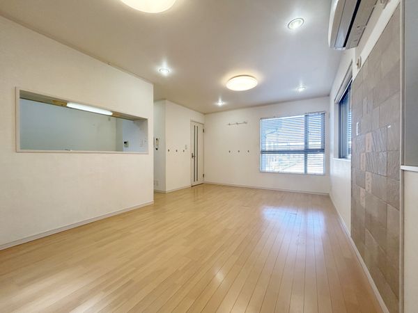 東野川1丁目 戸建 リビング