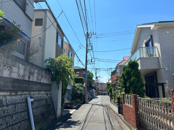 前面道路含む外観