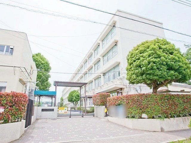 横浜市立新吉田小学校（約720ｍ）