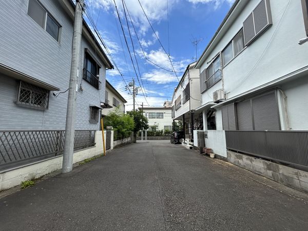 前面道路含む外観