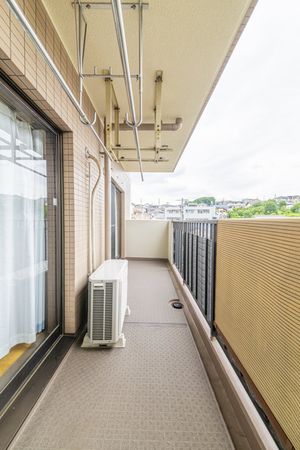 大倉山ヒルズ E棟 バルコニー 大倉山ヒルズ E棟 バルコニー