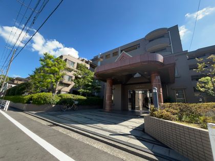 ヴェルピア大倉山 駐車場