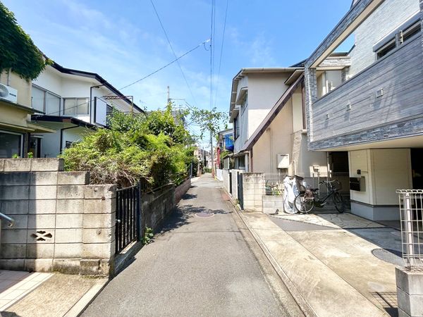 前面道路含む外観