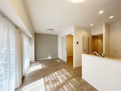 パシフィック馬事公苑前 1号棟 リビング