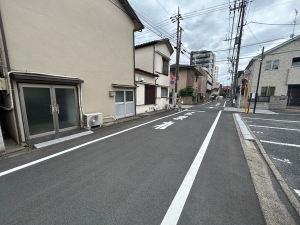 前面道路含む外観