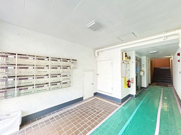 メゾン青葉 エントランス